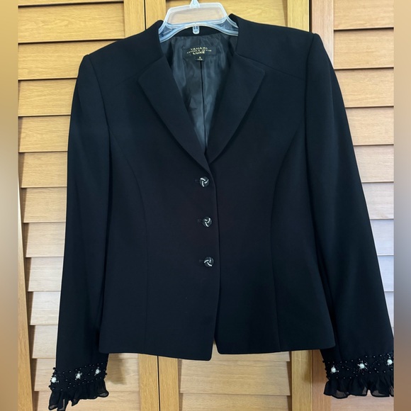 Tahari Arthur S. Levine LUXE Black Designer Blazer, Ruffle Beaded Sleeves, Sz 8 - Picture 3 of 10